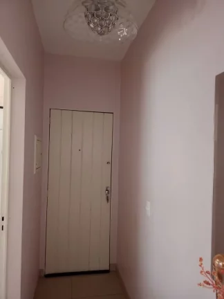 Imagem Apartamento de 1 dormitório com armário, sala, cozinha com bancada em mármore travertino, banheir...