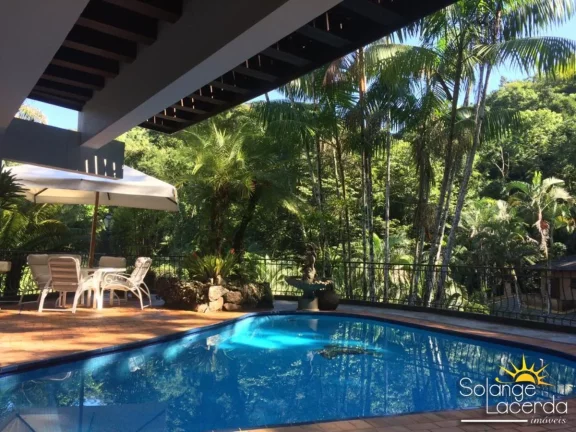 Imagem Linda - Arquitetura Diferenciada - 4 Suítes - 100 metros da Praia - 1.500 m² Terreno