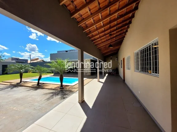 Imagem Casa no Granville Parque Residencial: 2 quartos, 2 banheiros, 6 vagas, 170m², terreno de 525m², piscina, área gourmet e acabamento de qualidade.