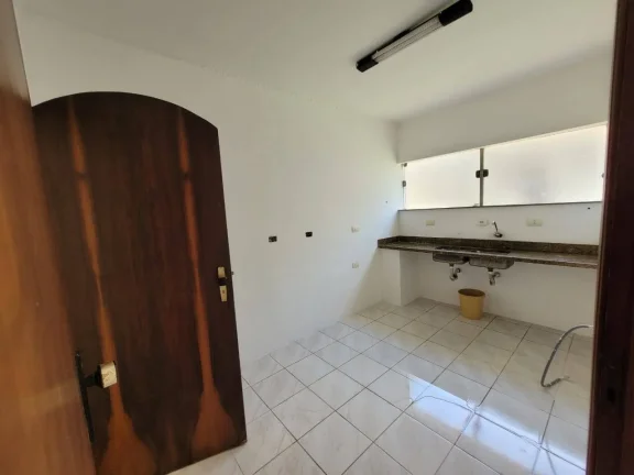 Imagem Sobrado Maravilhoso 229 m² 3 Dormitorios e Cinco Vagas de Garagens