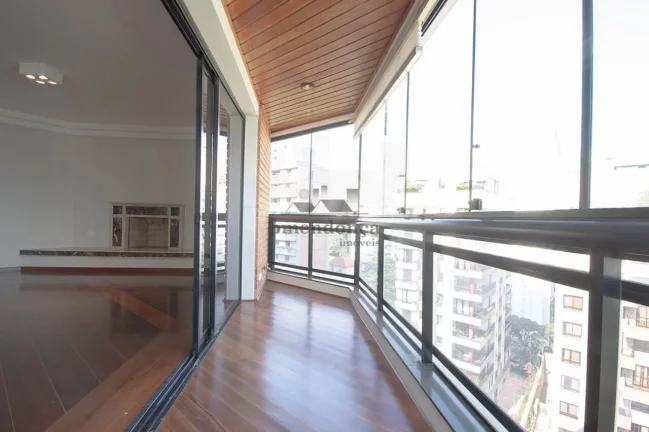 Imagem Apartamento elegante com vista de tirar o folego !!! visão do vale do Pacaembu e Praça Buenos Aire...
