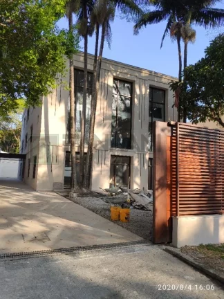 Imagem Este maravilhoso imóvel comercial possui endereço emblemático, localização privilegiada e uma fachada imponente que irá destacar o seu negócio. Com ma