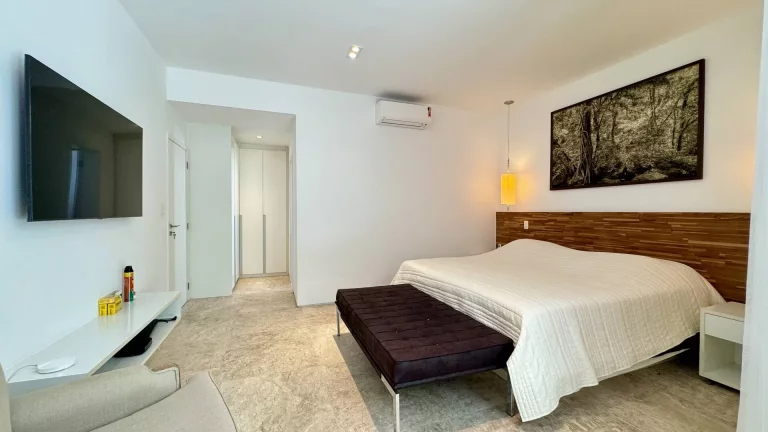 Imagem Magnífica Casa à Venda na Riviera - Módulo 19 - Apenas 900 Metros da Praia!