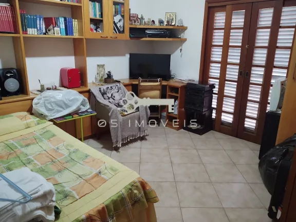 Imagem Casa à venda na Granja Viana – 3 dormitórios, 1 suíte !