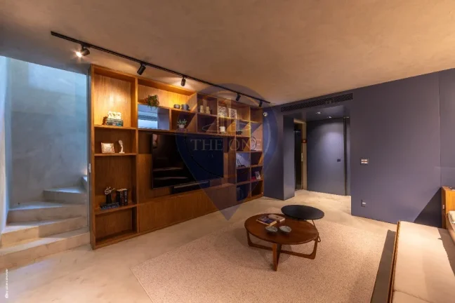 Imagem Imperdível: Casa à venda em SP, 3 quartos, 3 suítes, 2 salas, 5 banheiros, 4 vagas e 628m² no Alto de Pinheiros!