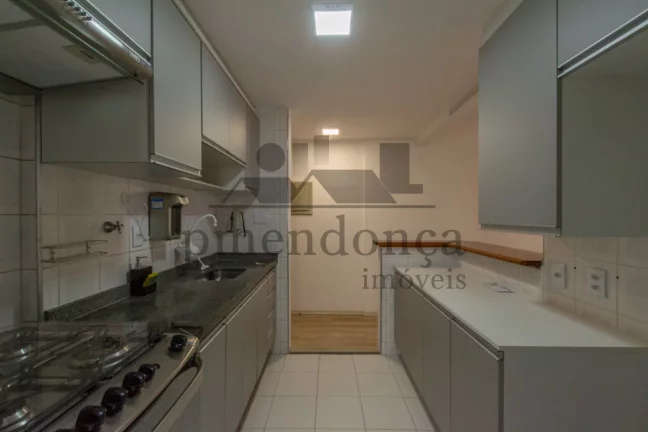Imagem Apartamento a venda na Rua Tonelero com 2 suites) e 2 vagas, 70m²