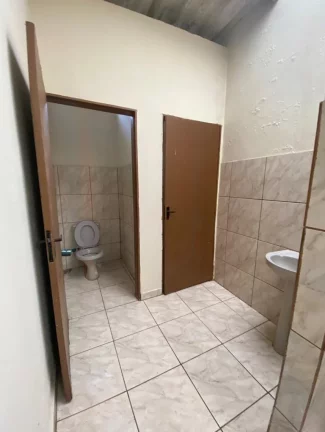 Imagem CASA E BARRACÃO NA VILA SANTA TERESINHA