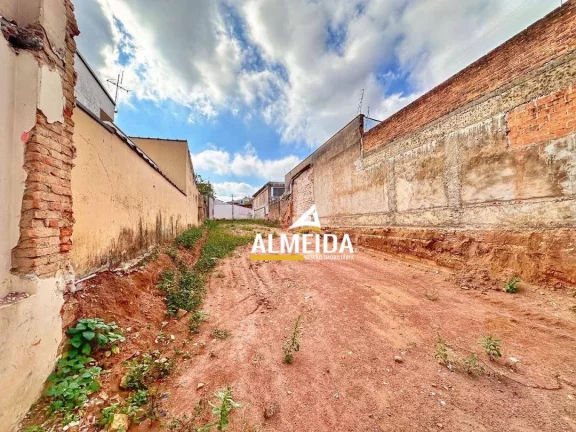 Imagem Terreno à venda, 293 m² por R$ 320.000,00 - Centro - Rio Claro/SP