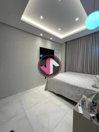 Imagem ???? Esta encantadora casa térrea oferece o equilíbrio perfeito entre elegância e conforto, local...
