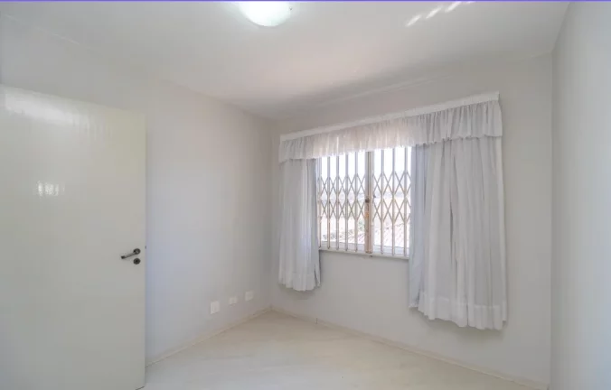 Imagem Sobrado de 3 quartos no bairro Campo Comprido