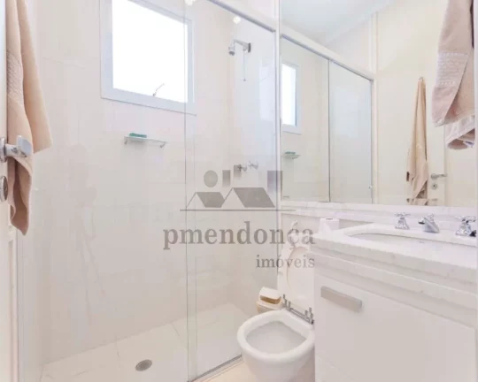 Imagem Cobertura duplex com armários. Piso inferior: Living para 02 ambientes, terraço, 03 dormitórios s...