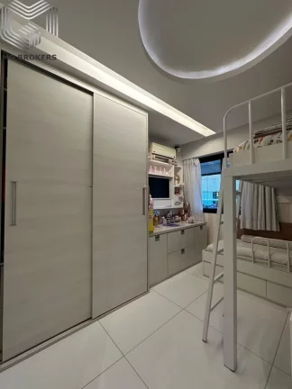 Imagem Cobertura de Luxo à Venda em Icaraí-RJ: 3 Quartos, 2 Suítes, 2 Salas, 3 Vagas. com piscina- 220m² de Puro Conforto!