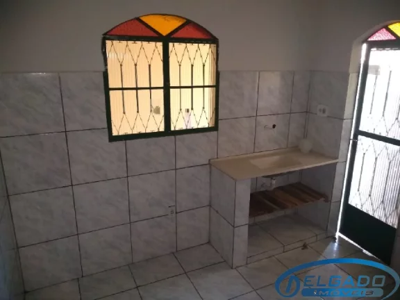 Imagem DELGADO aluga CASA em NOVA CIDADE, Itaborai, com 1 QUARTO, dependências e GARAGEM.