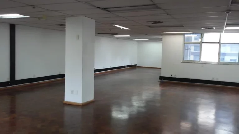 Imagem Conjunto comercial na República junto ao metrô