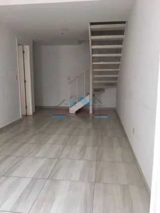 Imagem Casa em condomínio com 2 dormitórios + 2 vagas - Jd. Sarah