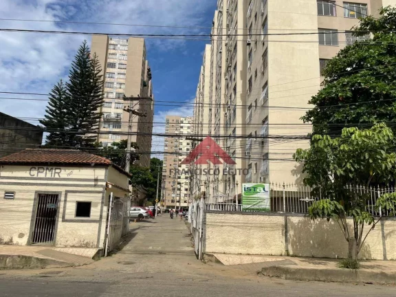 Imagem Apartamento com 2 dormitórios à venda, 54 m² por R$ 140.000,00 - Porto Novo - São Gonçalo/RJ
