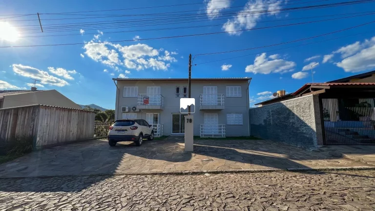 Amplo apartamento de 2 Dormitórios e 70 metros privativos ao lado do centro de Dois Imãos
