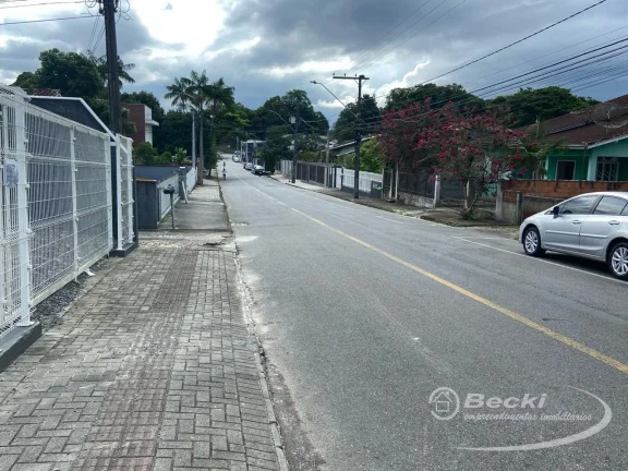 Imagem Casa com amplo terreno Bom Retiro - Joinville