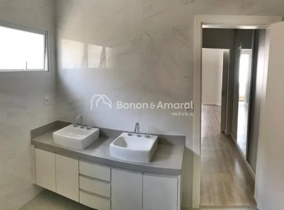 Imagem Garagem 2 + 2
Hall Externo
Hall Interno
Sala de Estar
Sala de Jantar
Sala de Home/suíte
Lavabo
Cozi...