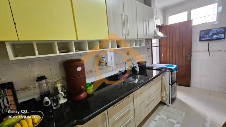 Imagem Excelente oportunidade! Casa à venda em São Paulo-SP, Vila Santana, com 3 quartos, 2 banheiros, 2 vagas de garagem e 132m².