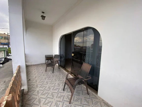 Imagem Sobrado com Design Funcional e Espaços Bem Distribuídos – Jardim Eliane