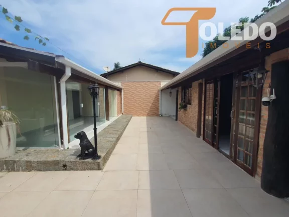 Casa 3 dormitórios para Venda em Caraguatatuba / SP no bairro Jardim Casa Branca