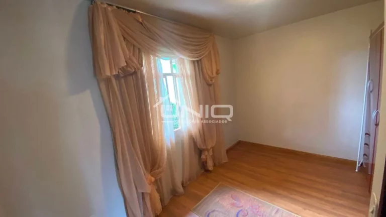 Imagem Sobrado Suíte + 02 Quartos Santa Terezinha