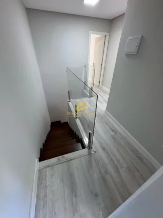 Imagem Casa de Alto Padrão no Jardim Boa Vista: Luxo e Conforto Próximo à Praia do Morro
Descubra esta c...