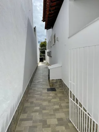 Imagem Espaçosa Casa à Venda no Bairro Coroa do Meio