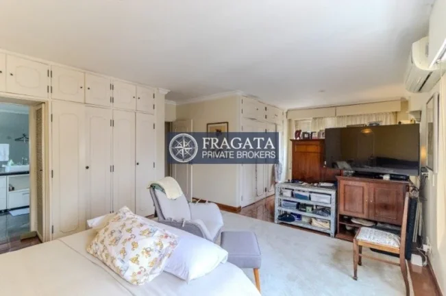 Imagem Cobertura Triplex Higienópolis - 337M², 4 Dorms, 1 Suíte, 3 Vagas, Armários, Despensa, Lavabo.
