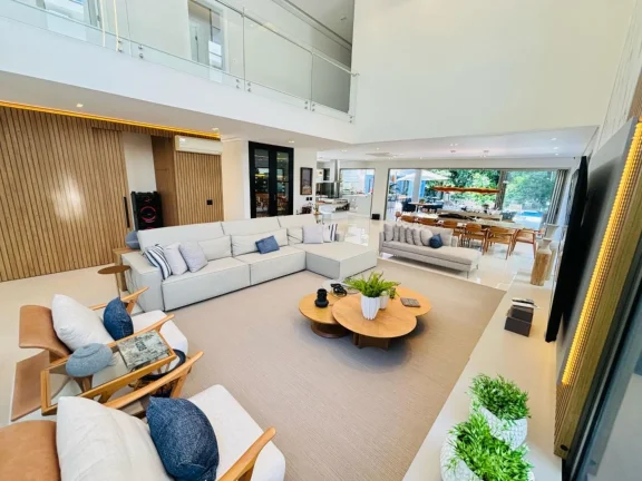 Imagem Luxuosa Casa à Venda na Riviera de São Lourenço Módulo 12 - 6 Quartos, 6 Suítes, 3 Salas, 4 Vagas - Área Externa Espetacular!