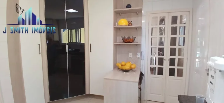 Imagem CASA ISOLADA, COND. VILA NOVA, 3 SUÍTES, 4 VAGAS, PISCINA, LAZER DE CLUBE.