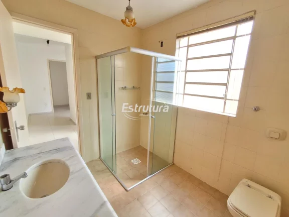 Apartamento amplo de 3 dormitórios semimobiliado à uma quadra da UFN