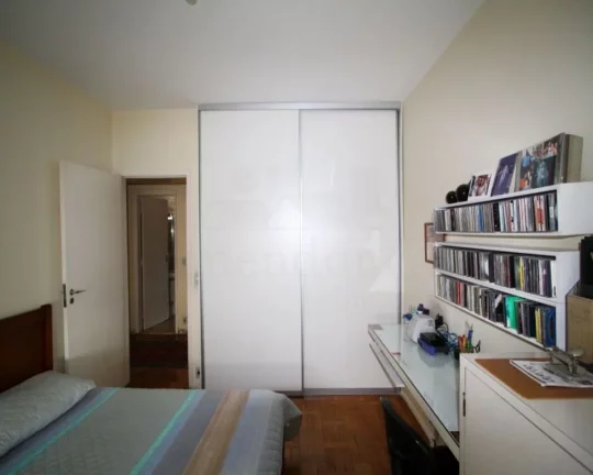 Imagem Apartamento amplo, bem distribuido, com living para dois ambientes, lavabo, 3 dormitórios sendo 1 s...