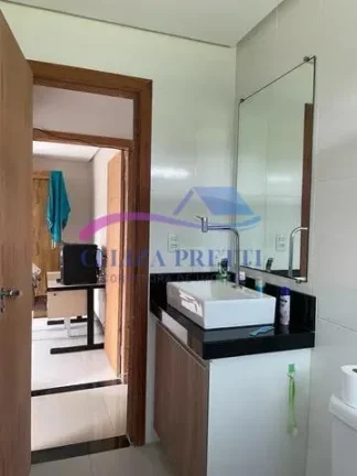 Imagem Vendo área de 900 mts com duas casas toda no porcelanato. Casa térreo 3 quartos sendo uma suíte.
