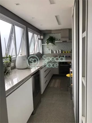 Imagem Lindo apartamento, totalmente reformado em rua charmosa e de fácil acesso para toda comodidade do b...