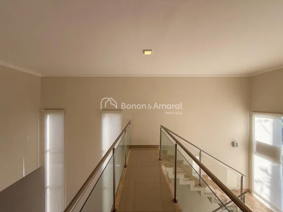 Imagem Encante-se com esta belíssima casa em condomínio, que une planta moderna, excelente iluminação n...