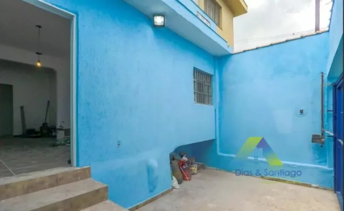 Imagem Otima casa toda reformada a 7 minutos da estação do metro Saúde localizada em bairro com fácil acesso a comércios.