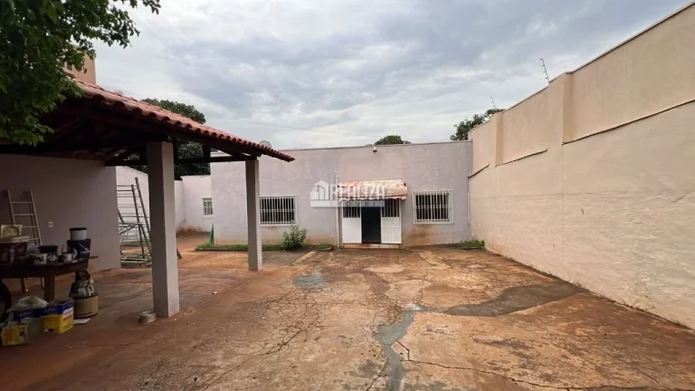 Imagem Casa de 5 dormitórios à venda no bairro Mercês, Uberaba