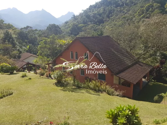 Imagem Casa com 3 dormitórios à venda, 210 m² por R$ 890.000,00 - Vargem Grande - Teresópolis/RJ