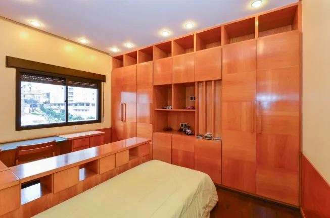Imagem Apartamento Vila Mariana - 270M², 4 Dorms, 2 Suítes, 4 Vagas Demarcadas, Piscina, Churrasqueira, Academia, Salão de Festas e Jogos, Zelador.