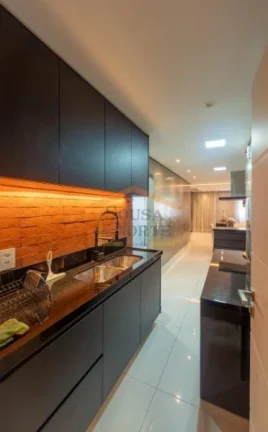 Imagem Apartamento 80m², totalmente reformado, porteira fechada, 2 dormitórios, sendo 1 suíte com banhei...