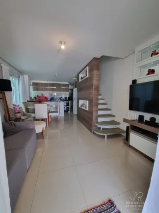 Imagem Casa Geminada no bairro Ingleses do Rio Vermelho com 3 dormitórios