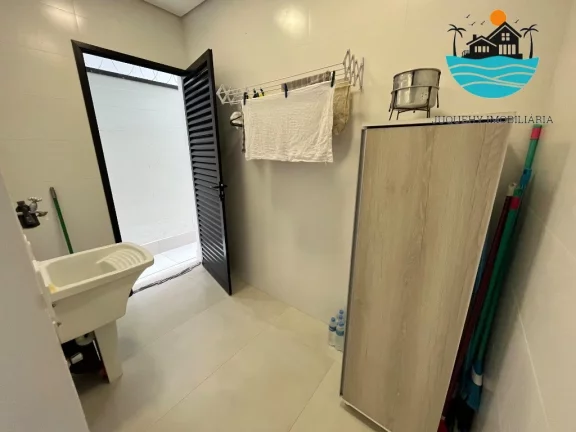 Imagem Casa a Venda e Locação de Temporada - Praia de Juquehy, 4 suítes, piscina privativa, 500m da praia e 250m² de área construída | Juquehy Imobiliária