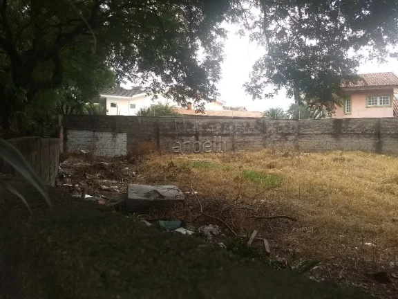 Imagem Terreno plano de esquina com 623 metros quadrados. Localização privilegiada em bairro nobre com ca...