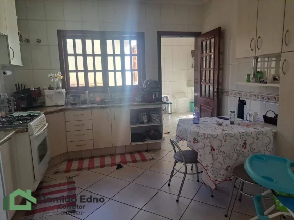 Imagem Casa com 4 quartos, 2 suites no Jardim Tannus - Eloy Chaves Aceita troca