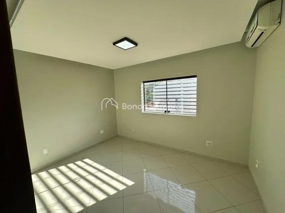 Imagem Locação , salão comercial , Parque Via Norte , em Campinas !!!
Zoneamento ZM 1 . 
Local próximo ...