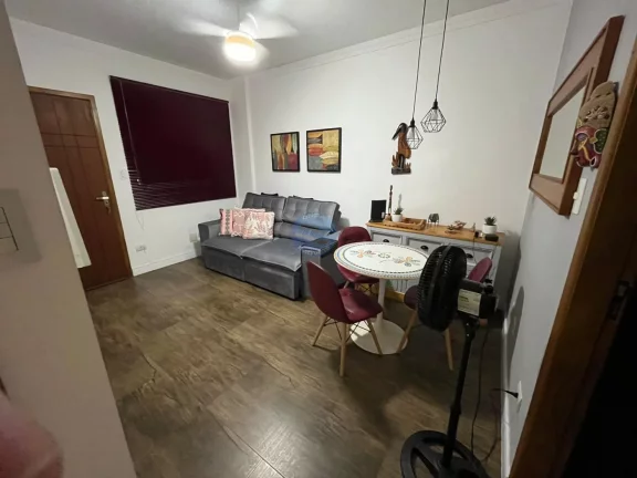 Imagem Ótimo apartamento a venda em Santos no Gonzaga av. da praia.