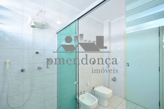 Imagem Apartamento em Higienopolis com 3 quartos (1 sui­te) e 1 vaga, 209m²