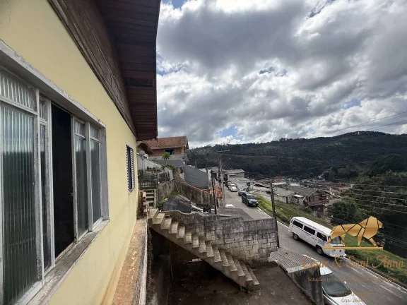 Imagem Casa com Edícula à Venda em Bairro Popular